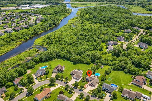 618 Two Rivers DRIVE, Mukwonago, WI 53149