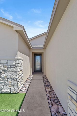 7325 Ultramarine Road, Las Cruces, NM 88012