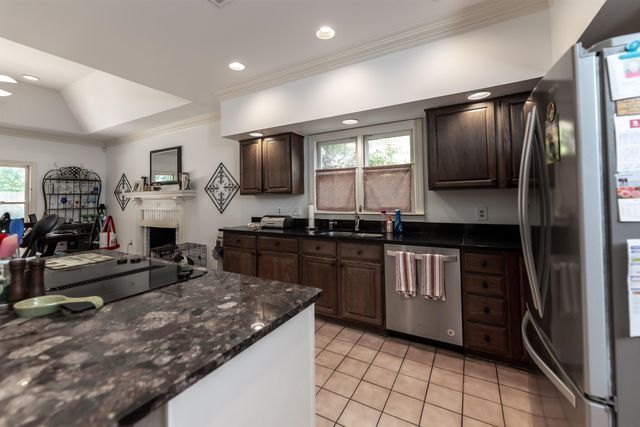 6710 KIRBY OAKS LN, Memphis, TN 38119