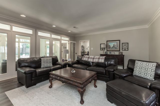 6710 KIRBY OAKS LN, Memphis, TN 38119