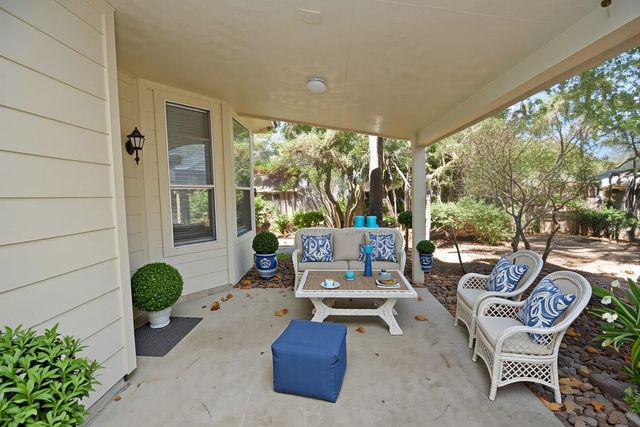 14 Wintergrass Place, The Woodlands, TX 77382