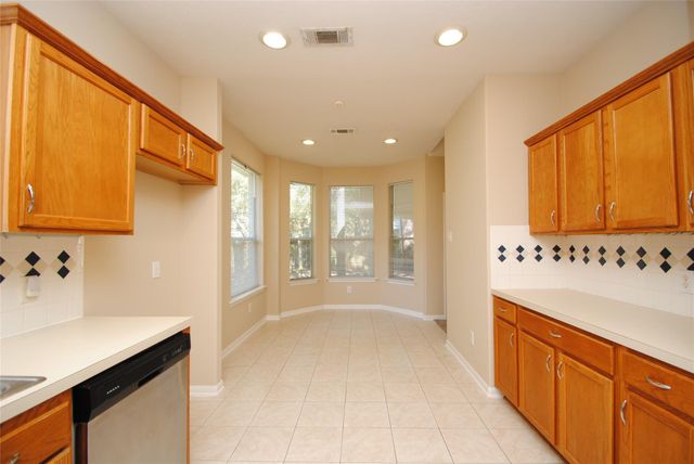 14 Wintergrass Place, The Woodlands, TX 77382