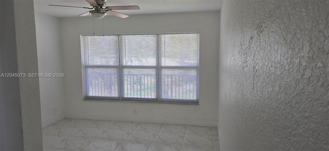 3260 NE 19th Ave 11, Oakland Park, FL 33306