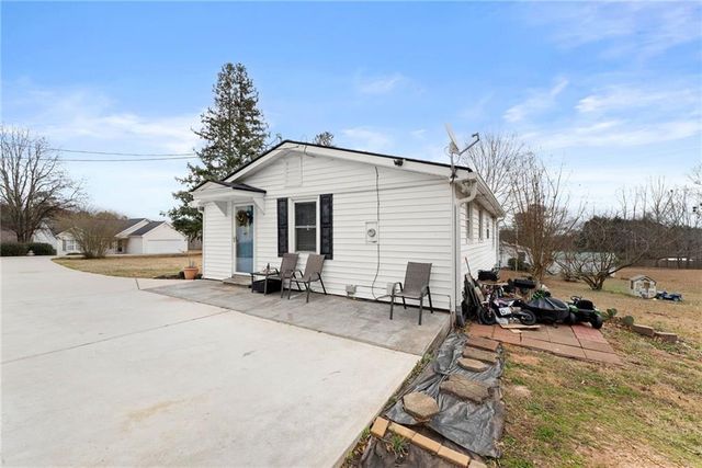 4539 Cash Drive, Flowery Branch, GA 30542