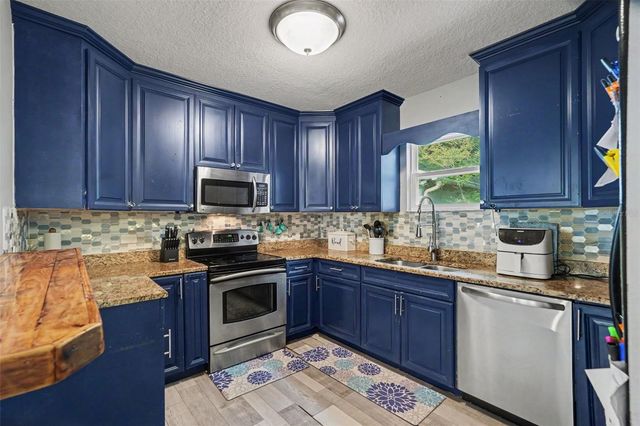 1509 W BARR DRIVE, Tampa, FL 33603