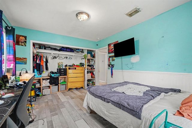 1509 W BARR DRIVE, Tampa, FL 33603