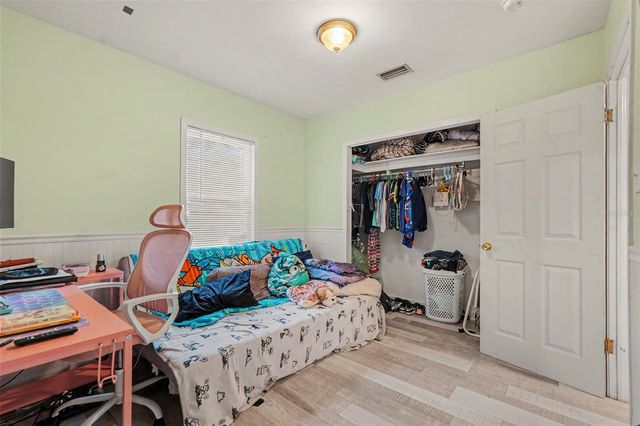 1509 W BARR DRIVE, Tampa, FL 33603