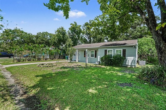 1509 W BARR DRIVE, Tampa, FL 33603