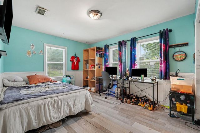 1509 W BARR DRIVE, Tampa, FL 33603