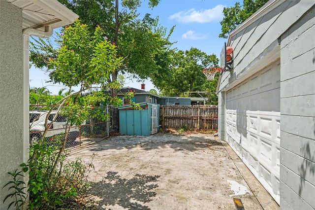 1509 W BARR DRIVE, Tampa, FL 33603