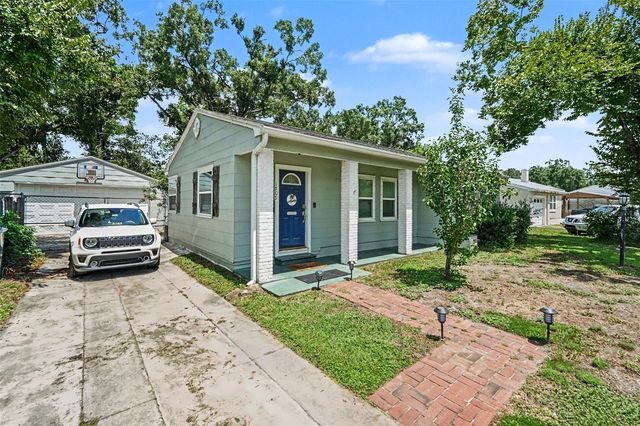 1509 W BARR DRIVE, Tampa, FL 33603