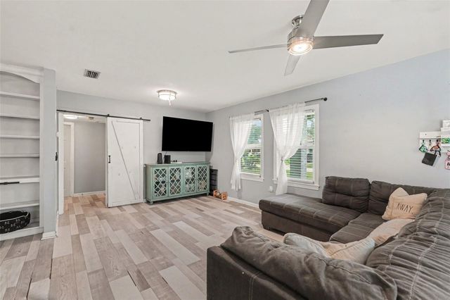 1509 W BARR DRIVE, Tampa, FL 33603