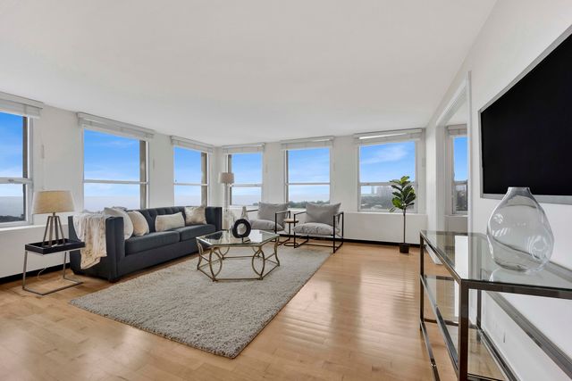 2626 N Lakeview Avenue 2103, Chicago, IL 60614