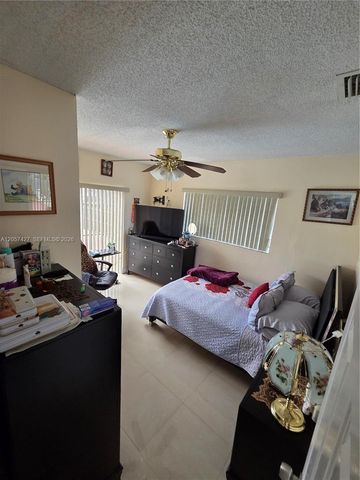 8441 SW 32nd Ter, Miami, FL 33155