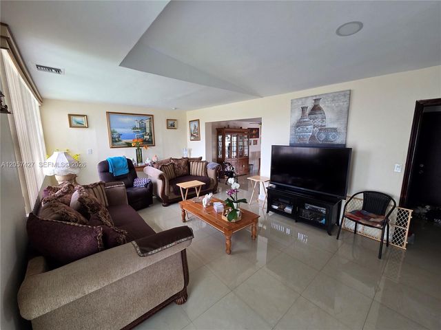 8441 SW 32nd Ter, Miami, FL 33155