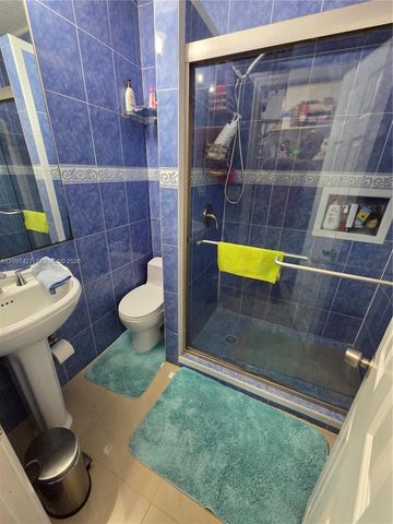8441 SW 32nd Ter, Miami, FL 33155