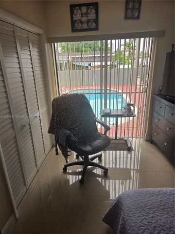 8441 SW 32nd Ter, Miami, FL 33155