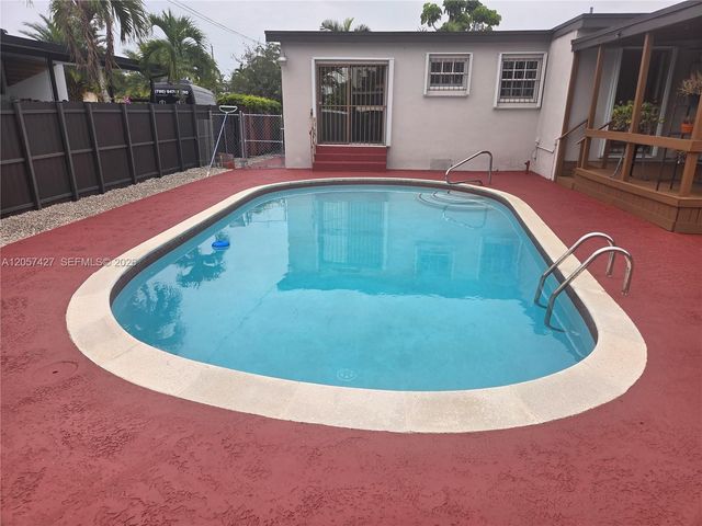 8441 SW 32nd Ter, Miami, FL 33155