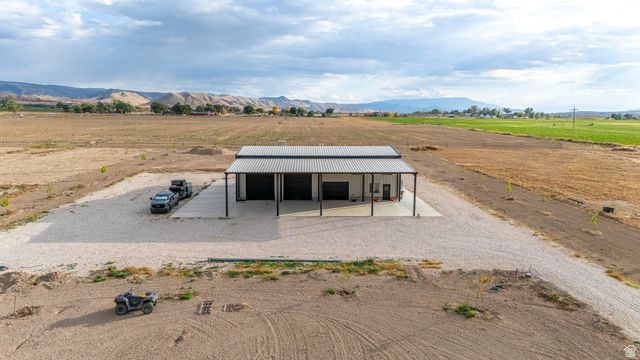 10445 W 14000 S, Axtell, UT 84621