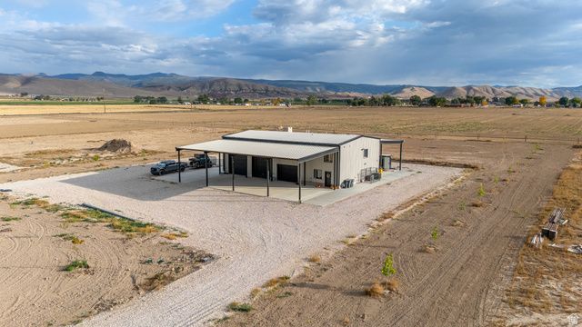 10445 W 14000 S, Axtell, UT 84621