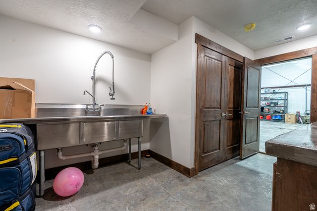 10445 W 14000 S, Axtell, UT 84621