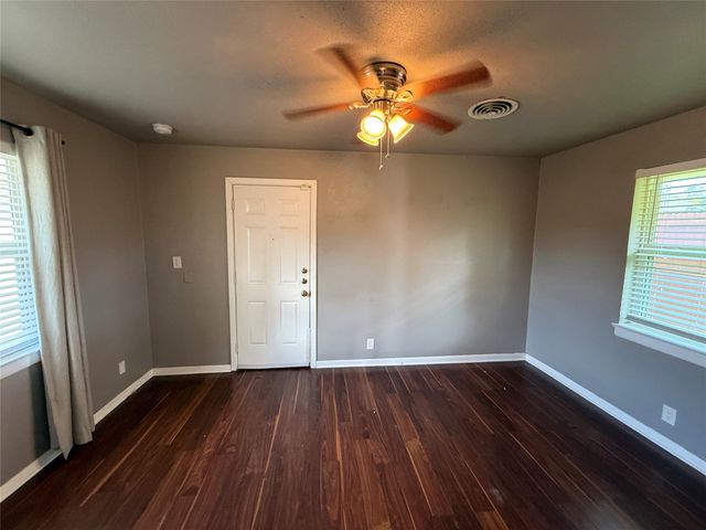 3525 Cripple Creek Drive, Dallas, TX 75224