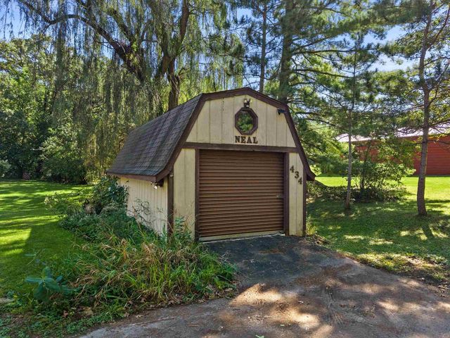 434 County Road MM, Brooklyn, WI 53521