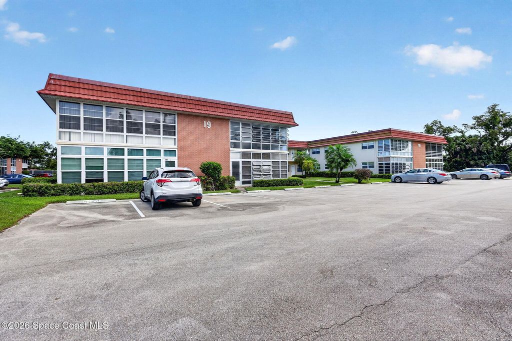 19 Pine Arbor Lane 107, Vero Beach, FL 32962