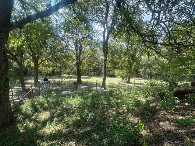 345 Hopper Road, Whitewright, TX 75491