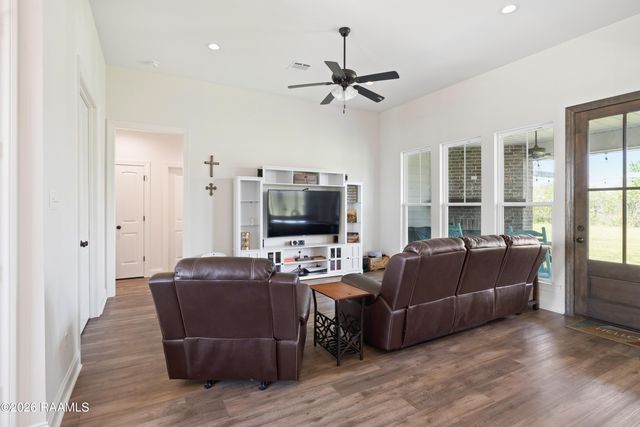 1103 Belle Place Olivier Road, New Iberia, LA 70563