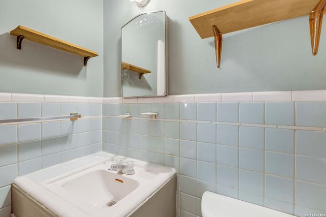 305 BRAHAN BLVD, San Antonio, TX 78215