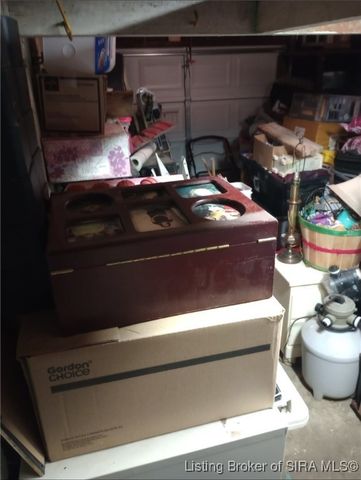 1418 Plank Road, Jeffersonville, IN 47130