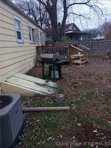 1418 Plank Road, Jeffersonville, IN 47130