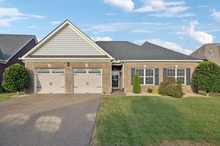1026 Waterstone Dr, Lebanon, TN 37090