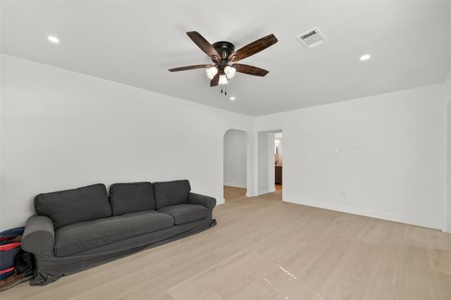 501 Live Oak Street, Pasadena, TX 77506