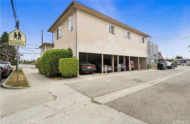 12400 Mitchell 6, Los Angeles, CA 90066