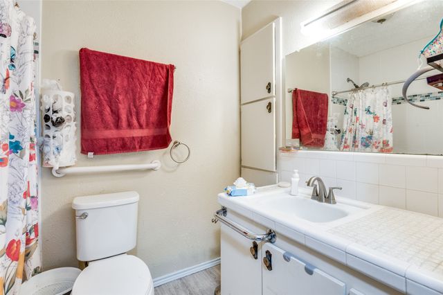 305 Cedar Creek Court, Fort Worth, TX 76103