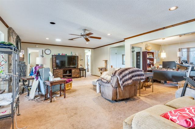 305 Cedar Creek Court, Fort Worth, TX 76103