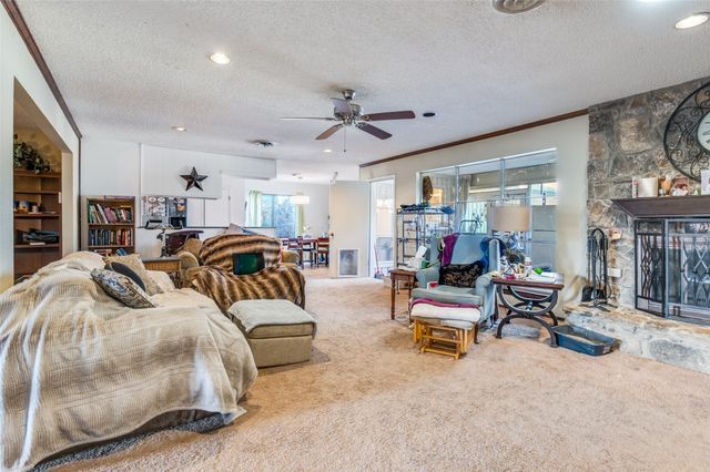 305 Cedar Creek Court, Fort Worth, TX 76103