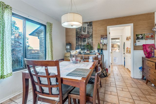 305 Cedar Creek Court, Fort Worth, TX 76103