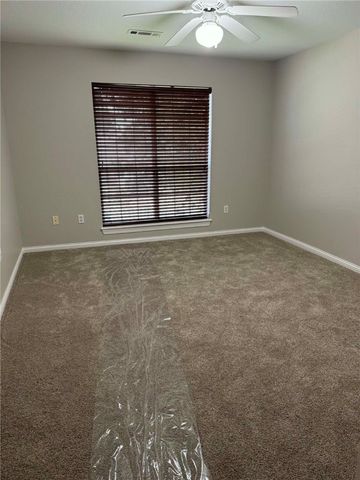 2957 E Setter Street, Fayetteville, AR 72701