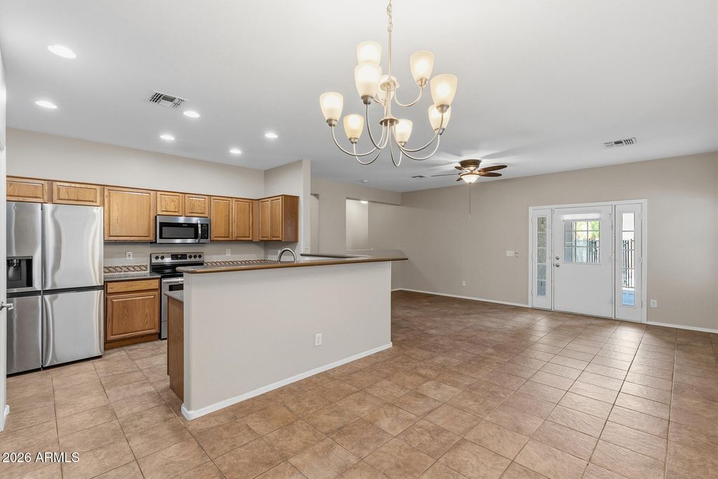 1238 W DESERT BASIN Drive, San Tan Valley, AZ 85143 — photo 2