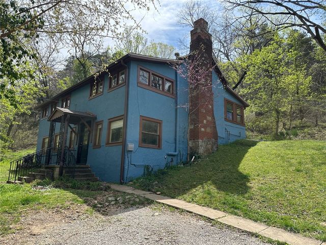 138 Mill Hollow Road, Eureka Springs, AR 72632