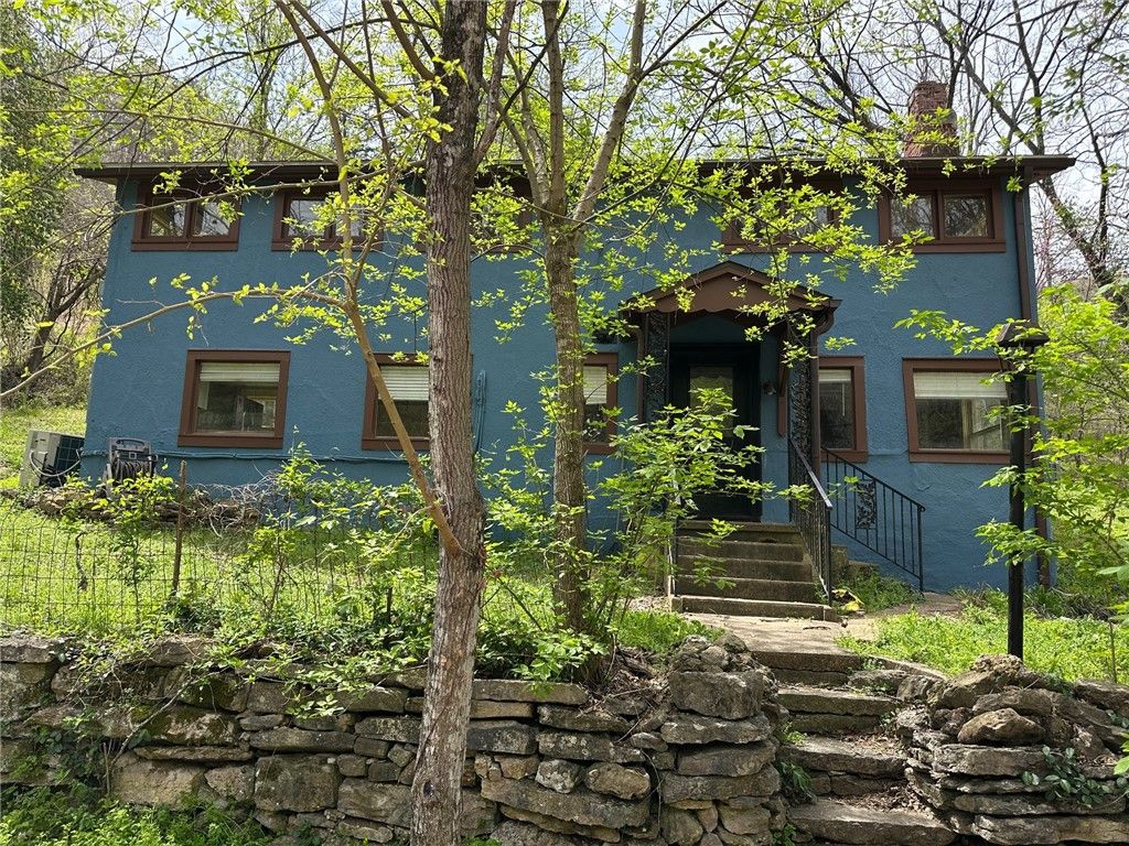 138 Mill Hollow Road, Eureka Springs, AR 72632