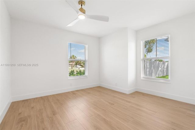 102 SW 13th Ave, Delray Beach, FL 33444