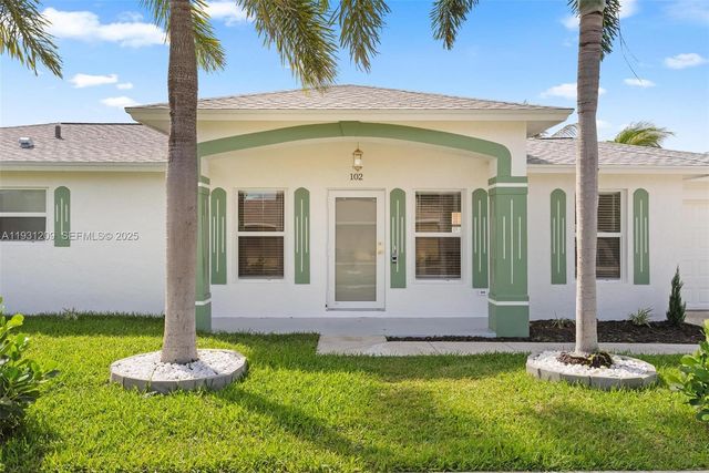 102 SW 13th Ave, Delray Beach, FL 33444