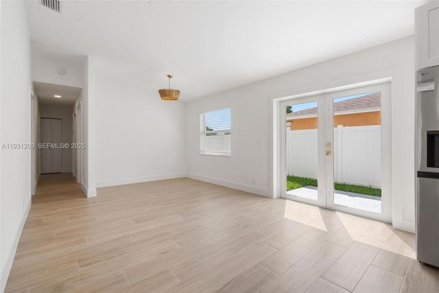 102 SW 13th Ave, Delray Beach, FL 33444