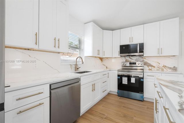 102 SW 13th Ave, Delray Beach, FL 33444