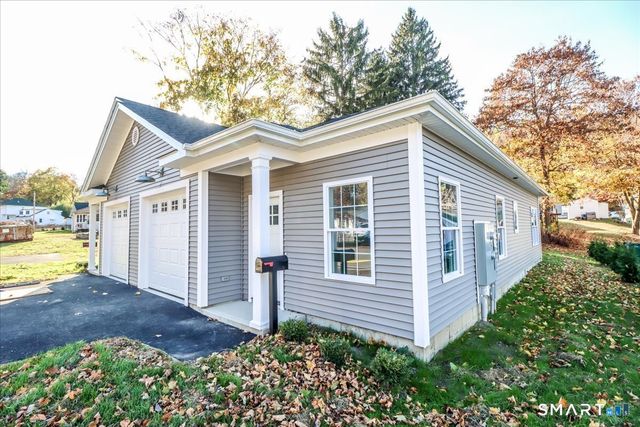 2-8 Cindy Lane 8-2, Bethel, CT 06801