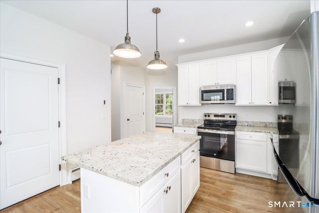 2-8 Cindy Lane 8-2, Bethel, CT 06801